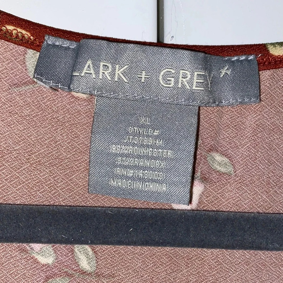 Lark & Grey floral blouse - Picture 2 of 7